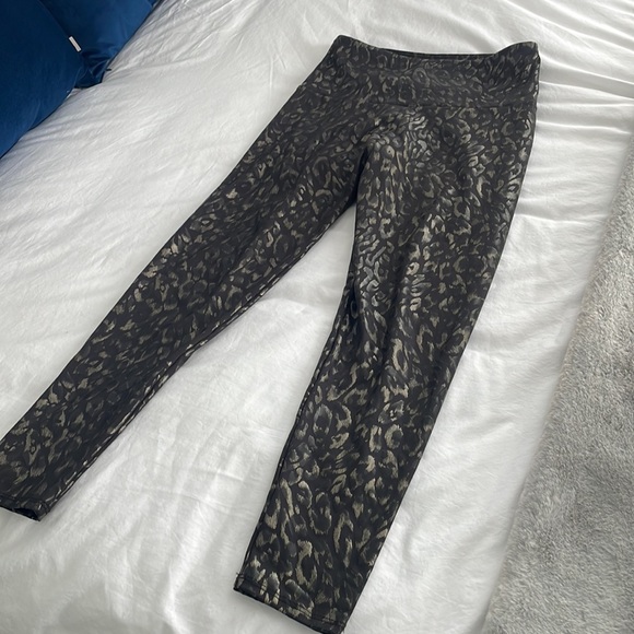 Onzie Metallic Leopard Legging - Picture 6 of 6